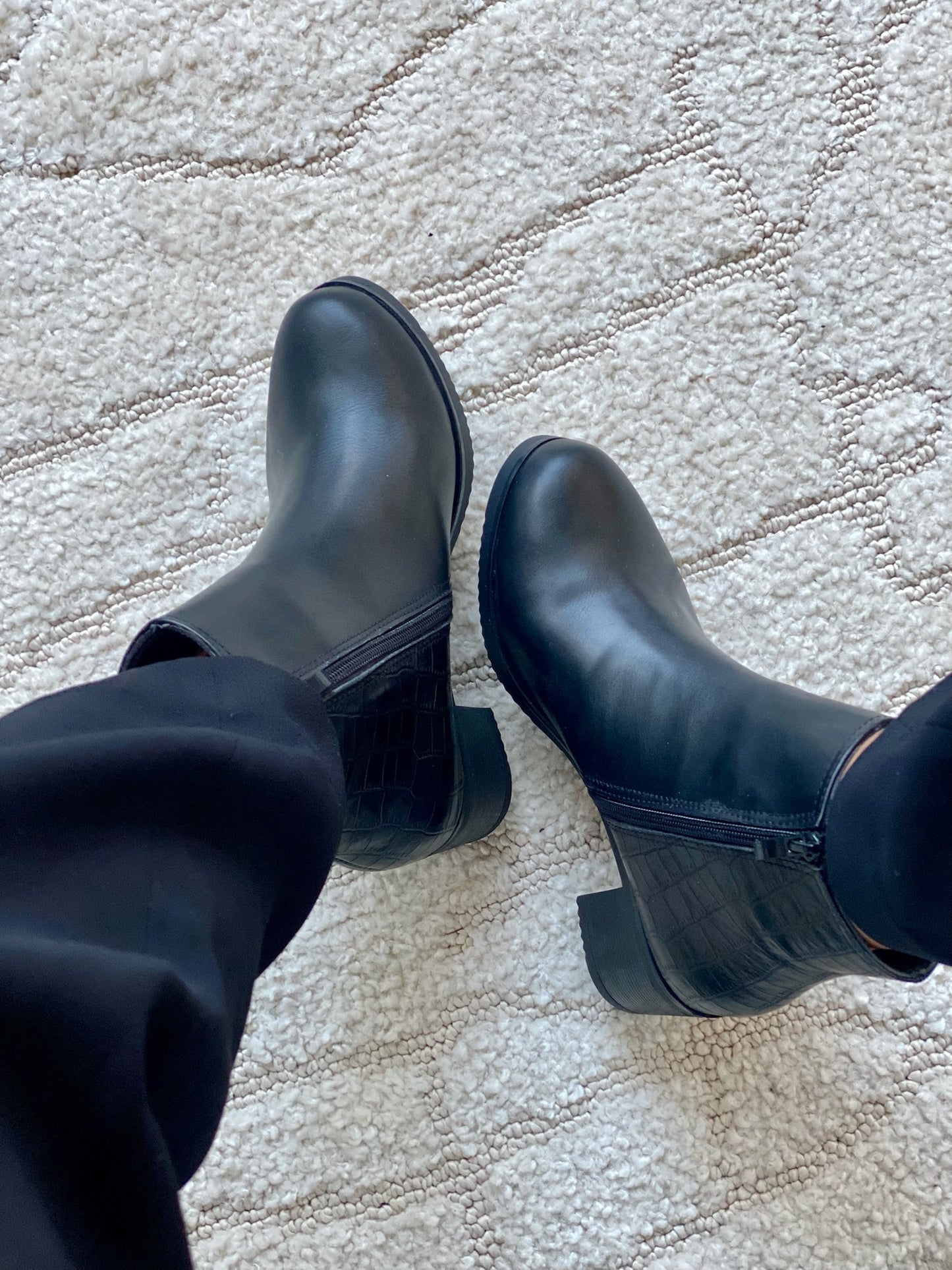 Camilla : Bottines femme cuir noir serpent