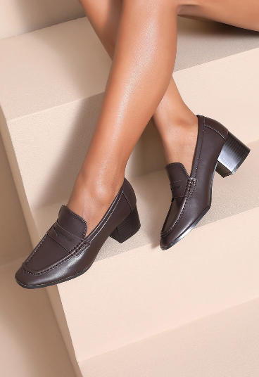 Mocassins à talons larges
