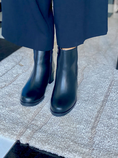 Camilla : Bottines femme cuir noir serpent