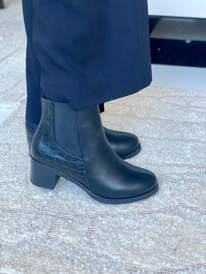 Camilla : Bottines femme cuir noir serpent