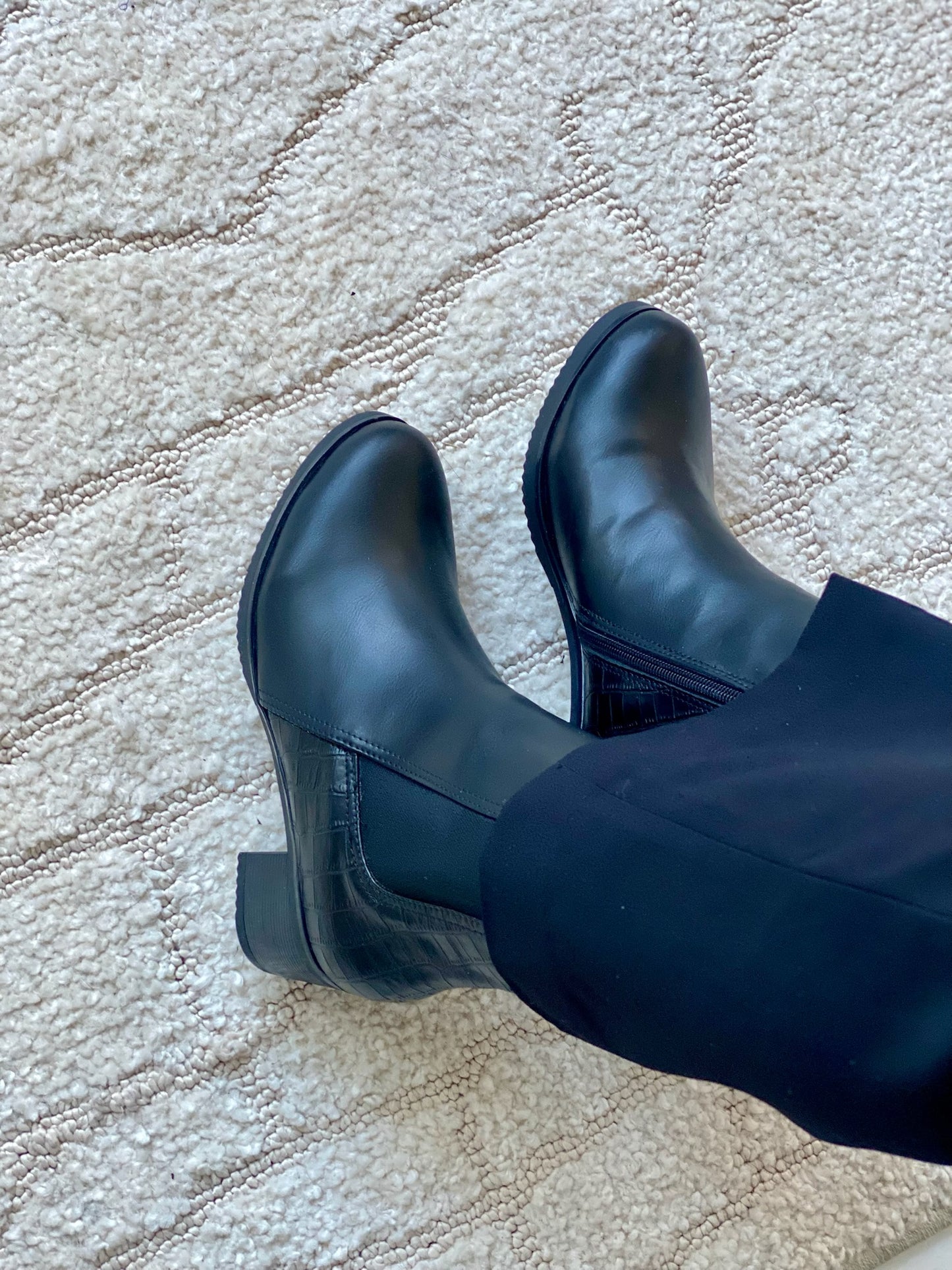 Camilla : Bottines femme cuir noir serpent