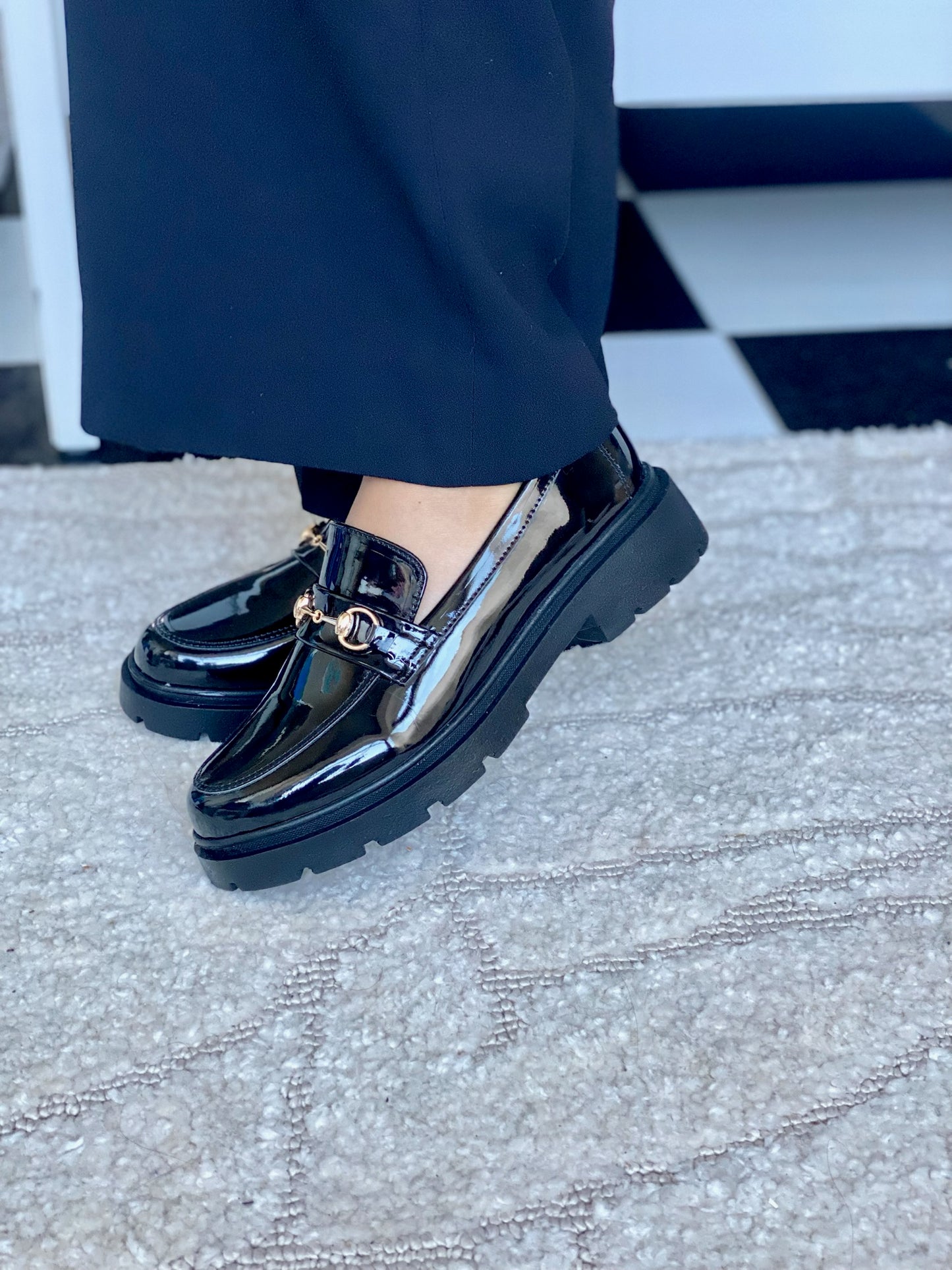 GONEA CUIR VERNIS